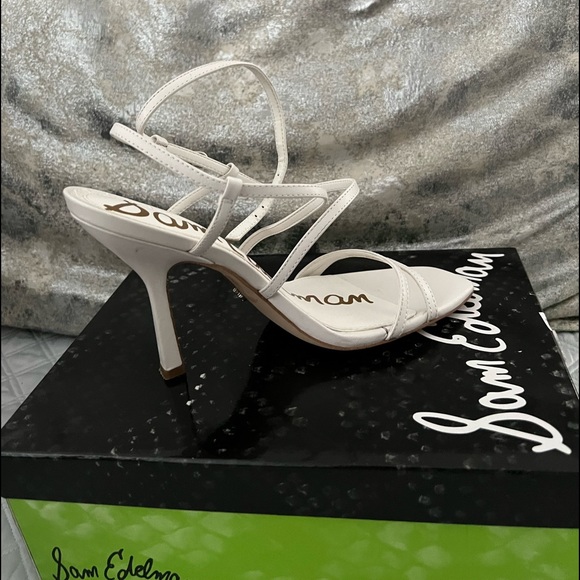 Sandals - Picture 2 of 4